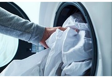 Названа оптимальная частота стирки постельного белья