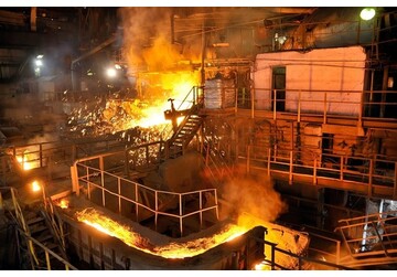 Sute de industriași europeni cer UE să reducă urgent costurile cu energia, chiar și prin impunerea unui preț reglementat, însă la consumatorii non-casnici, nu la cei casnici, precum în România