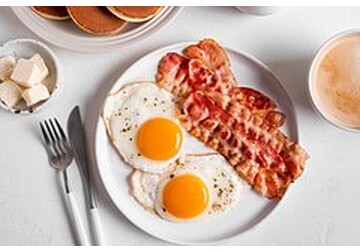 Врач назвал самый вредный и при этом популярный вариант завтрака