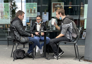 Relaxare în Franţa. Se redeschid cafenelele, restaurantele, cinematografele şi muzeele