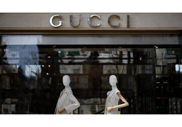 Uniunea Europeană a amendat Gucci și alte două branduri de lux pentru fixarea prețurilor