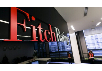 Fitch menține ratingul României, dar cu perspectivă negativă. Există riscuri considerabile pe termen mediu