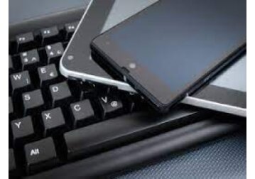 Acord în UE: Toate telefoanele şi tabletele vor trebui să utilizeze un încărcător comun / Producătorii de laptopuri vor avea mai mult timp să se conformeze