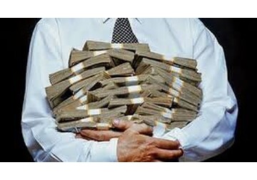 Paradox sau sfârşitul unei ere? Omenirea trăieşte epoca de aur în plină criză – Numărul milionarilor a atins cel mai ridicat număr din istorie. Avuţia mondială a explodat în 2024