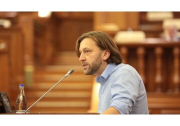 Parlamentul Republicii Moldova a adoptat în a doua lectură al III-lea pachet de măsuri de debirocratizare, care vizează controlul eficient și fără abuzuri al mediului de afaceri. 