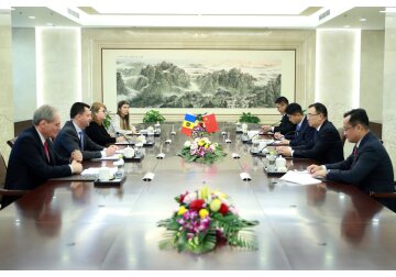 Moldova și China sunt interesate de extinderea cooperării comerciale, economice și investiționale, implementarea proiectelor comune și vor organiza următoarea reuniune a comisiei interguvernamentale în 2025