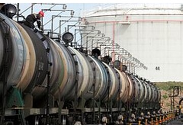 Восемь стран ОПЕК+ согласились увеличить добычу нефти с ноября