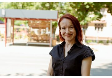 Noile stații de așteptare din Ungheni, un model pentru oameni de a respecta regulile de circulație cu transportul public