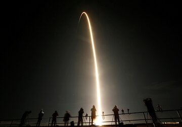 SpaceX отправит космических туристов на орбиту до конца года