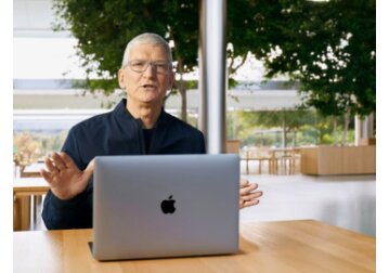 Apple a decis să reducă 40% din salariul lui Tim Cook. CEO-ul companiei a strâns o avere în ultimii ani