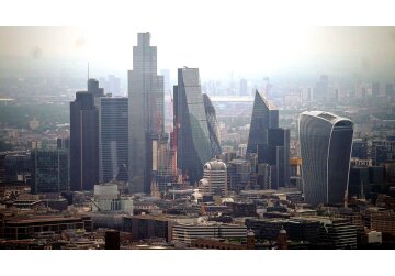 UK financial outlook downgraded to negative by rating agency Moody's