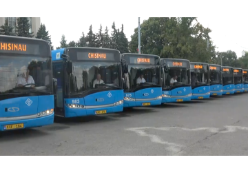 Din 1 septembrie, în Chișinău vor ieși pe curse 16 autobuze cu parcurs Solaris Urbino 18