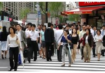 Japonia vrea să încerce săptămâna de lucru de 4 zile. Doar că japonezii au înrădăcinat adânc cultul muncii și refuză