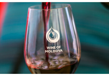 Moldova se numără printre primii 20 de mari producători de vinuri și ocupă locul 13 în ceea ce privește exporturile de vin, iar cele mai bune vinuri moldovenești vor fi prezentate la summitul Comunității Politice Europene din 1 iunie.