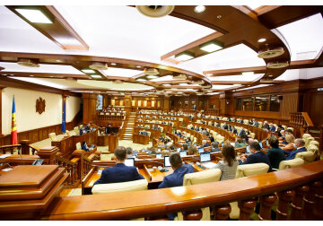 Парламент Молдовы одобрил в первом чтении проекты законов о привлечении от МВФ в рамках новой программы внешних  госкредитов для финансирования госбюджета в размере $438,68 млн.