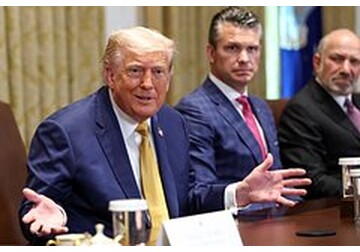 Трамп назвал угрозу для США от потери долларом роли мировой резервной валюты