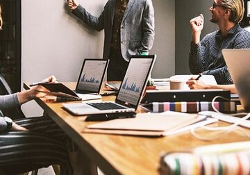 Названа возникающая от офисной работы болезнь