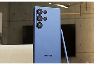 Тонким смартфонам предсказали исчезновение