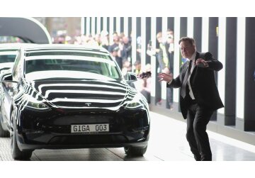 Elon Musk in China to discuss enabling Full Self Driving