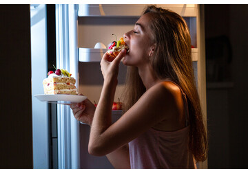 Ученые раскрыли настоящую причину перееданий