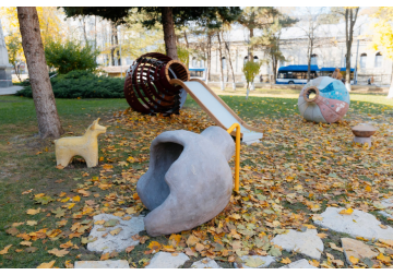 „Muzeul în afară”, o serie de instalații menite să atragă interesul pentru artefactele istorice, a fost inaugurat la Chișinău