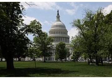 В США приняли законопроект о повышении потолка госдолга