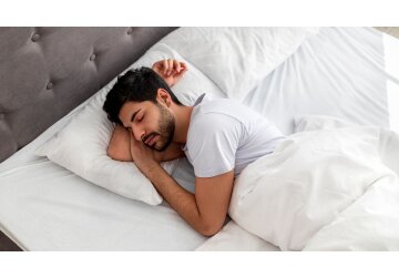 Sleeping issues like snoring may increase risk of stroke, study finds
