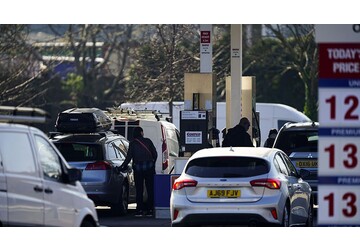 Războiul din Orientul Mijlociu își face resimţite efectele în întreaga lume. Combustibilul s-a scumpit, cozi la benzinării