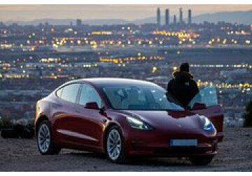 Tesla обновит свой самый дешевый автомобиль