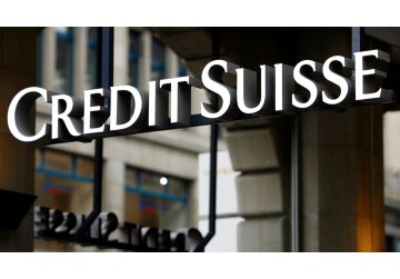 Stocks plunge further with Credit Suisse and rate rises in sharp focus