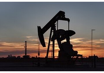 Крупнейший импортер нефти снизит ее закупки