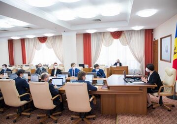Guvernul Moldovei a aprobat inițierea negocierilor cu România privind construirea unui pod peste Prut între orașele moldovenesc și românesc cu același nume Ungheni, costul proiectului va fi de 40 de milioane de euro.