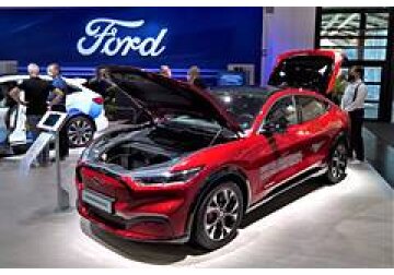 Автогигант потратит миллиарды на свержение Tesla