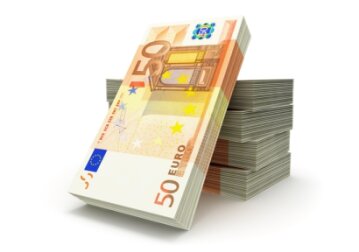 Companiile străine reinvestesc mai mult din profituri în Polonia