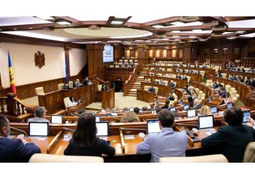 Parlamentul a ratificat acordul cu BERD, care prevede redistribuirea tranșelor dintr-un împrumut de 150 de milioane de euro pentru proiecte de construcție și reabilitarea drumurilor în Moldova.