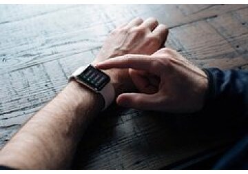 Apple изобрела умный ремешок