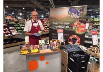 USAID projects help Moldovan fruit producers meet the requirements of European importers and become competitive on the Western market.