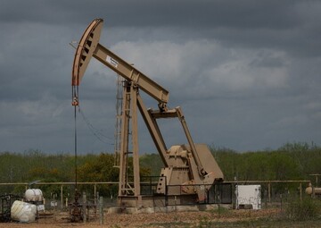 Barilul de petrol american depăşeşte din 100 de dolari, cel european atinge 115 dolari, la intrarea Războiului din O.Mijlociu în a doua lună