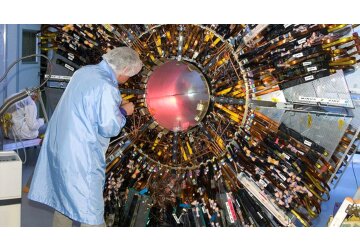 Cum vrea China să construiască cel mai mare accelerator de particule din lume