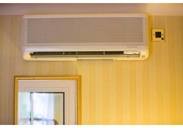 Nervozitate pe piața energiei electrice din Europa Centrală în așteptarea următorului val de caniculă