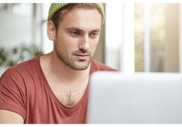 Работающим за компьютером до полуночи людям дали совет