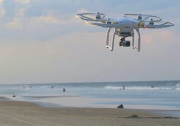 Italia face controlul temperaturii turiştilor de pe plajă cu drone