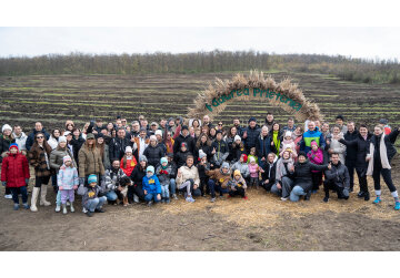 Peste 400 de voluntari și circa 16 000 de puieți plantați! „Pădurea prieteniei” a prins rădăcini în satul Frumușica, cu sprijinul maib