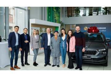 Moldindconbank răsplătește încrederea – a oferit un automobil nou după deschiderea unui depozit