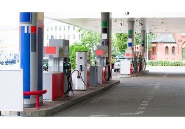 Europa se pregătește de o nouă criză a carburanților. Vecinii plafonează și taie taxe, România încă analizează