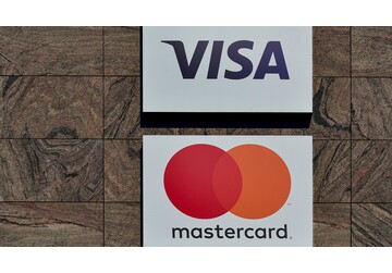 На Кубе из-за санкций США перестанут работать карты Visa и Mastercard