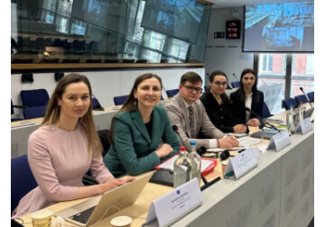 Moldova to transpose into national legislation the European norms concerning the Customs Union.