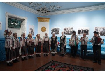 MUZEELE VIITORULUI: „Rama Albastră”: proiectul care păstrează vii și animează fotografiile din trecut