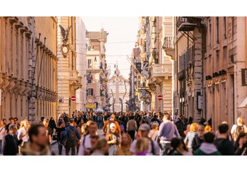 Număr record de milionari în lume în 2025: Aproape un milion de persoane au depășit pragul de un milion de dolari, arată UBS
