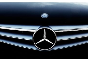 Fabrica de prese a Mercedes-Benz din Ungaria îşi începe producţia